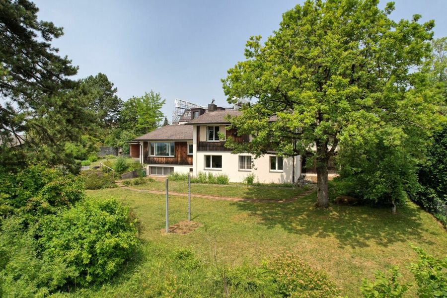 Landsitz mit grosser Gartenoase