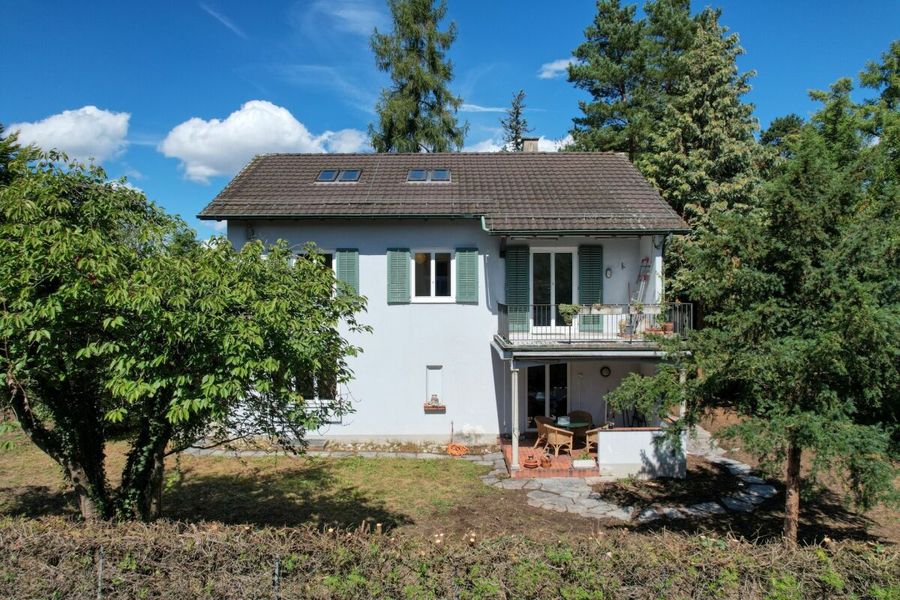 Hübsches Haus aus den 50ern im grünen Quartier