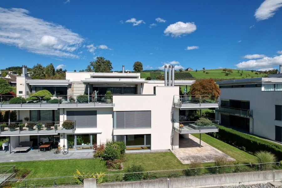 Moderne Gartenwohnung mit Seesicht in Feldmeilen