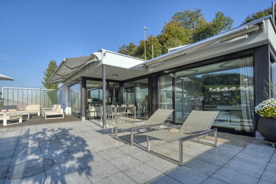 Attika-Maisonettewohnung mit Privatpool
