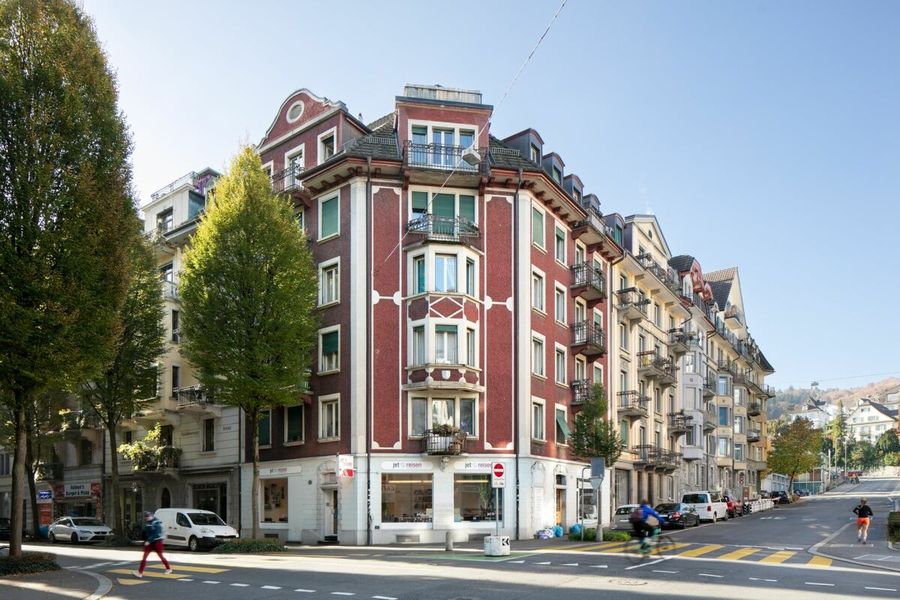 Mehrfamilienhaus mit 12 Wohnungen im Bruchquartier