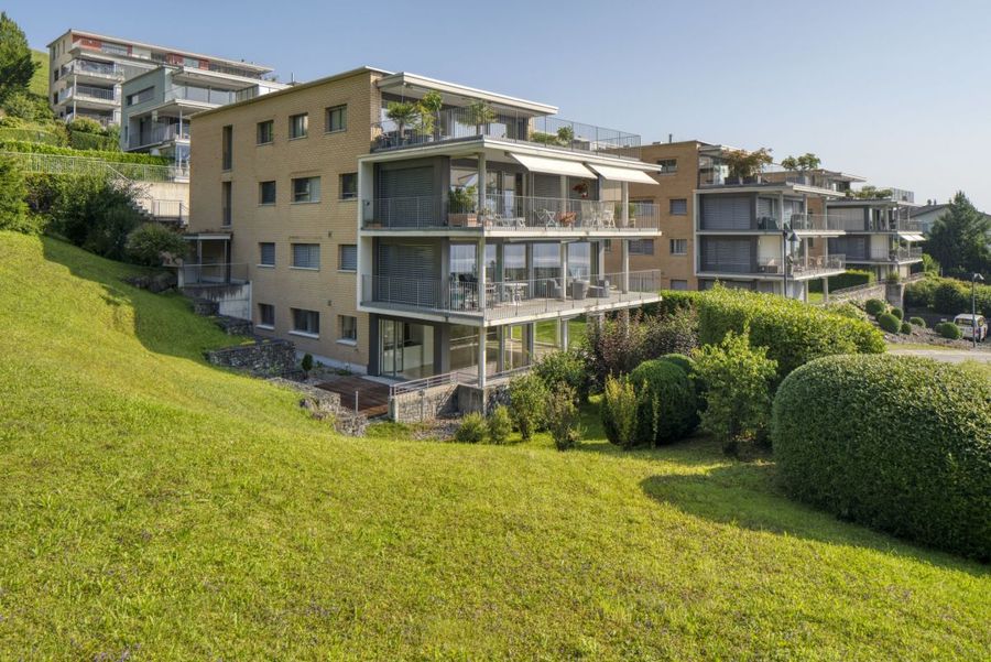 Grosse Familienwohnung mit Gartenparadies
