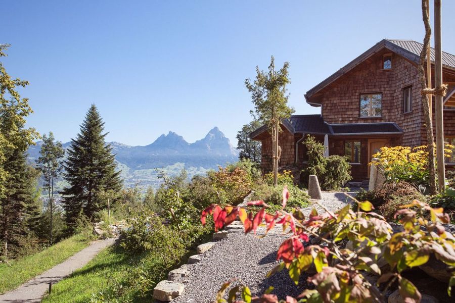Ferien- oder Wohnsitz: ökologisches Haus in alpiner Idylle